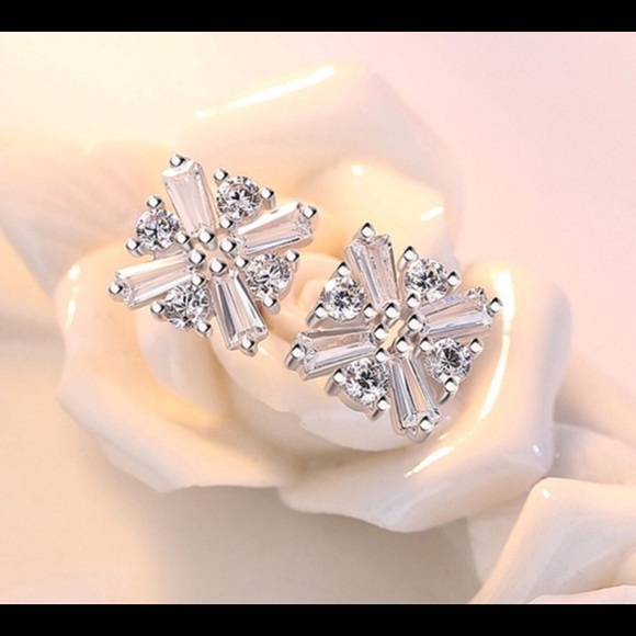 AAA cz baguette 925 studs - Picture 2 of 8